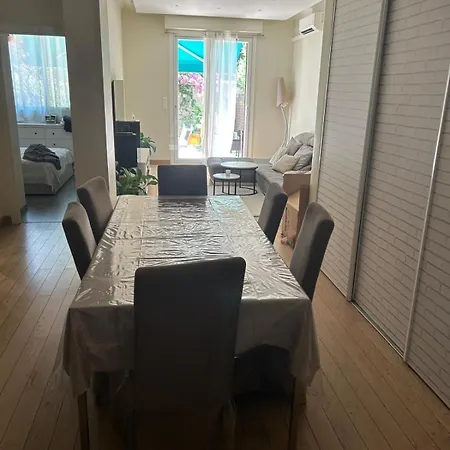 Apartament Elegant In With A Private Garden Nicea