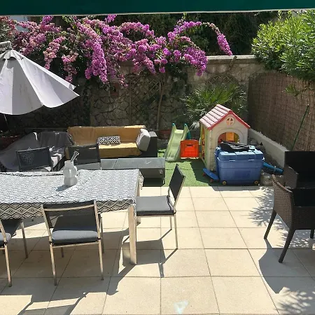 Apartament Elegant In With A Private Garden *